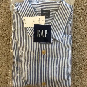 Gap Boys Size Large Seersucker shirt